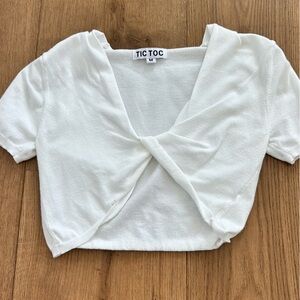 twist crop top